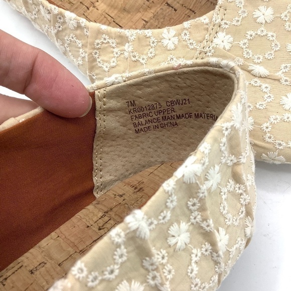 Korks Palmer Beige White Floral Eyelet Slip On  Flats 7 - Picture 10 of 12